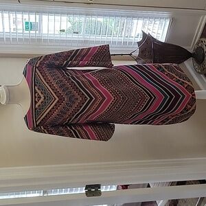 BEIGE colorful geometric print dress round neck 3/4 sleeve stretch Size 6 EUC